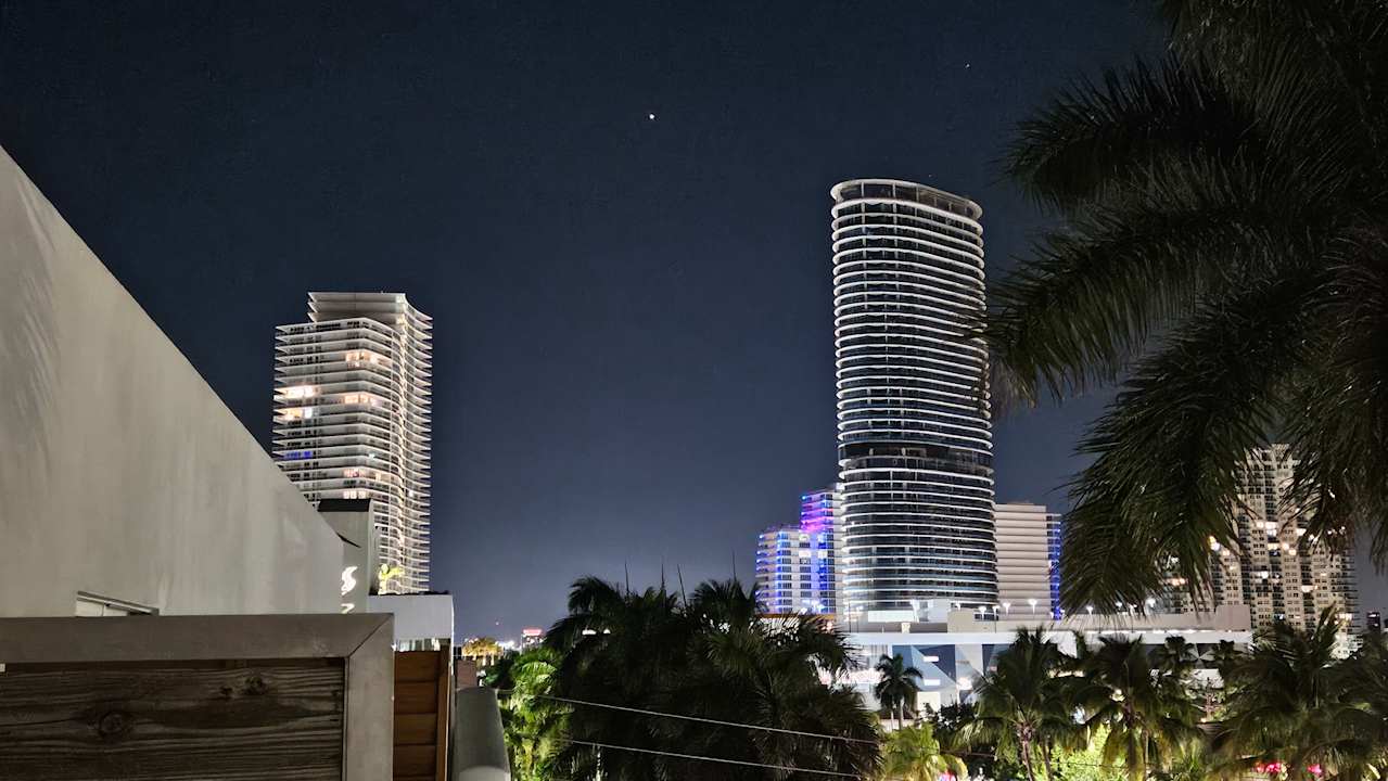 Ausblick Urbanica The Meridian Hotel