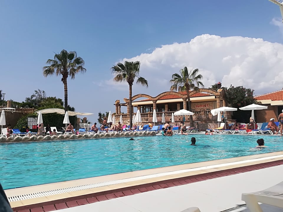 Pool Club Resort Atlantis