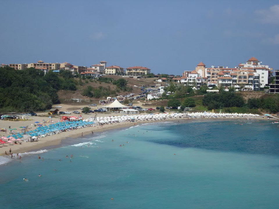 Gegenüberliegende Seite des Hotel auf Fels Bella Vista Beach Club