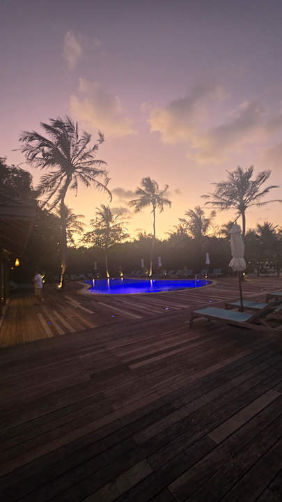 Pool Kuredu Island Resort & Spa