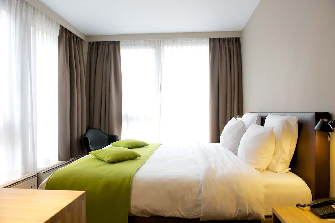 Zimmer Chelton Hotel