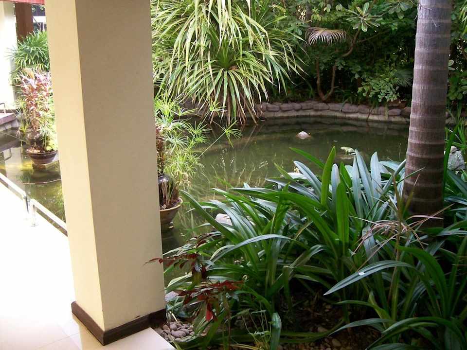 Weg vom Eingang zur Lobby Hotel Mandalay City