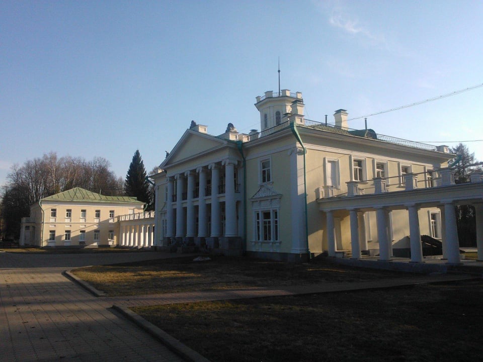 Историческое здание на территории Hotel Valuevo / Санаторий Валуево