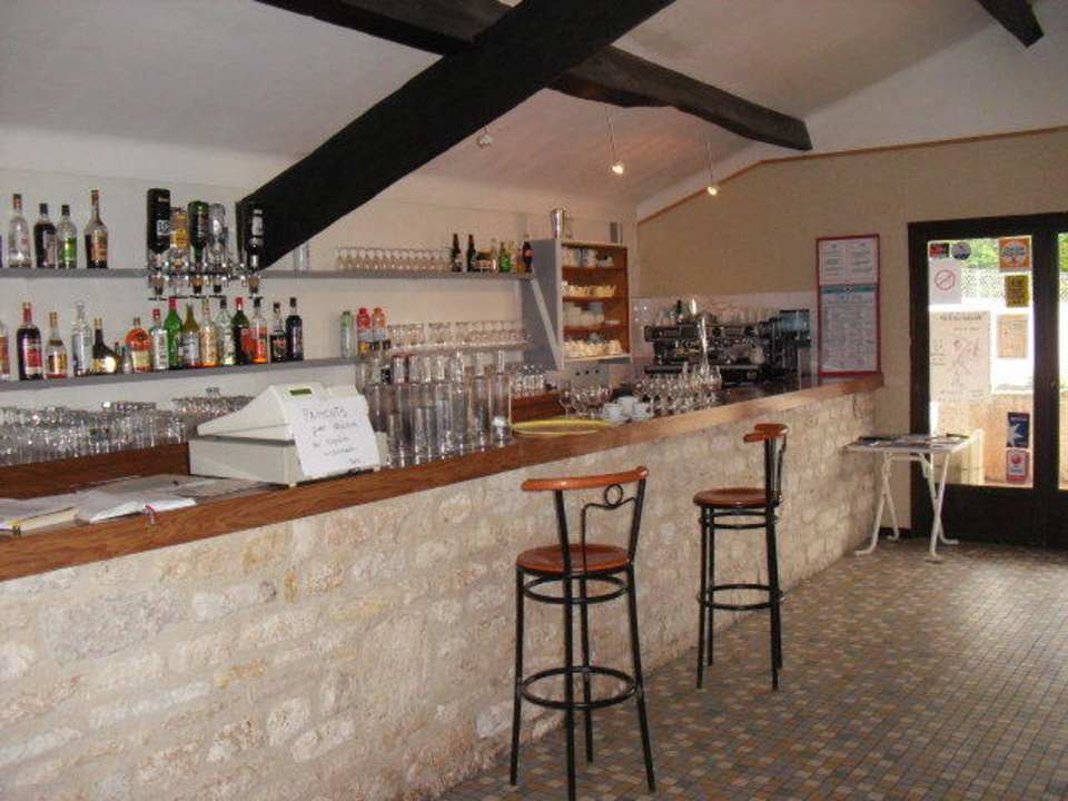 Die Bar / Rezeption Hotel Les 3 Moulins