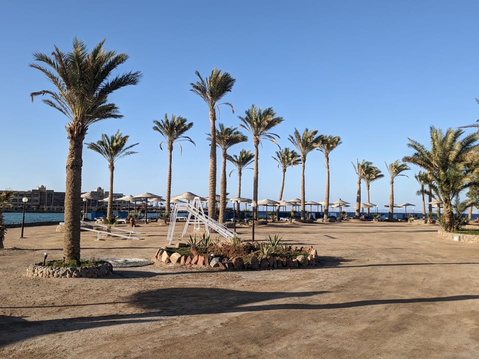 Strand Arabia Azur Resort