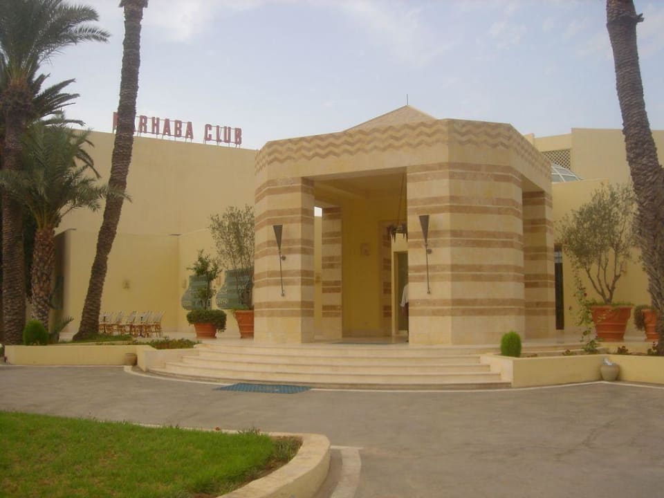 wejście do hotelu Hotel Marhaba Club