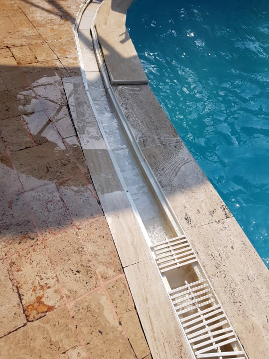 Pool Larina Resort Spa & Hotel