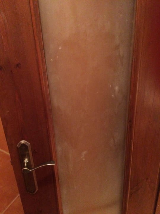 Türe zum Bad, Horror Grand Makadi