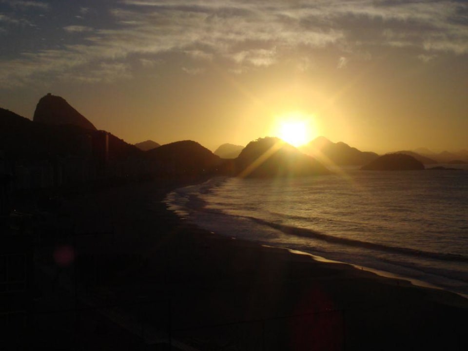 Sonnenaufgang / Blick aus dem Fenster Pestana Rio Atlantica