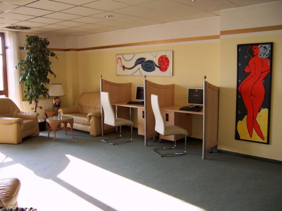 Internetecke ( gegen Gebühr), 1 Etage Kim Hotel Dresden