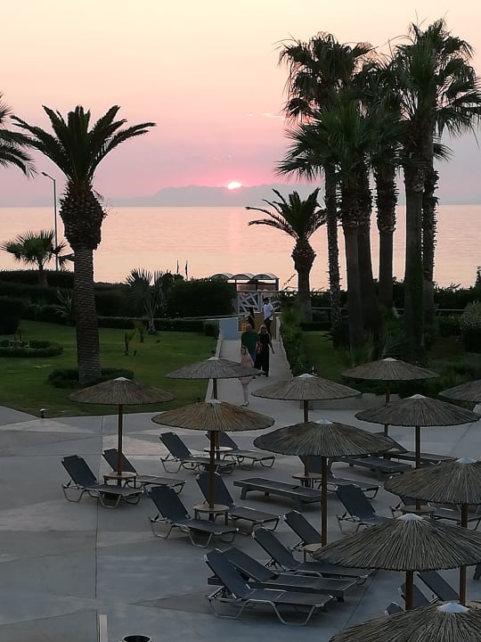 Ausblick Akti Imperial Deluxe Resort & Spa Dolce by Wyndham