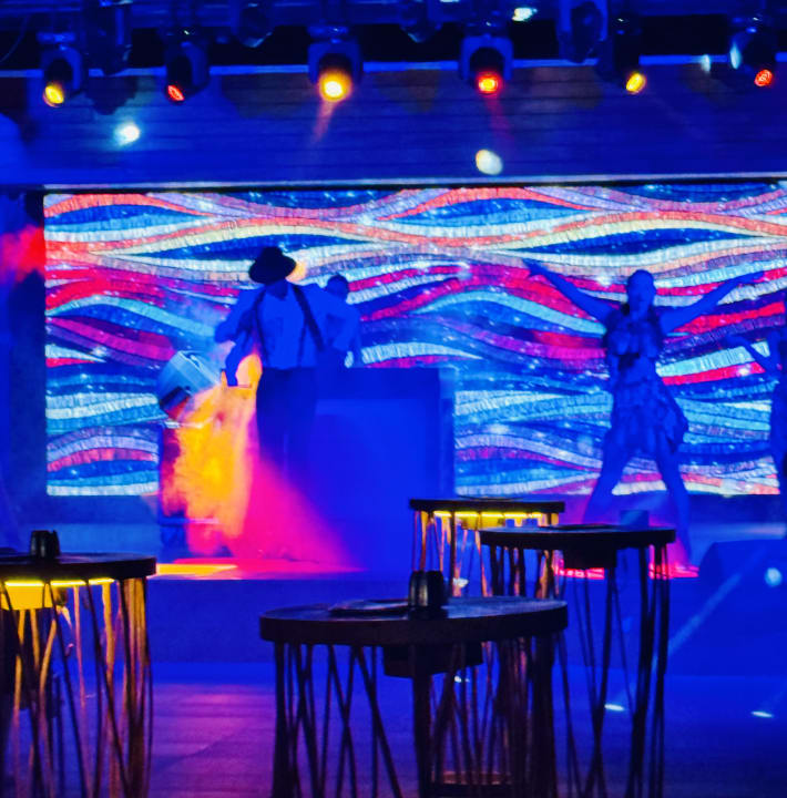 Sport & Freizeit Acanthus Cennet Barut Collection