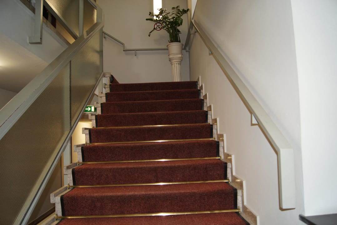 Stiegenhaus Pension Alla Lenz