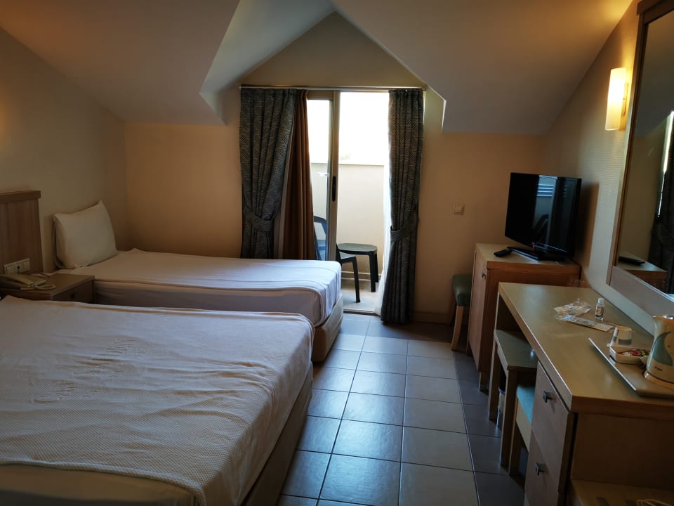 Zimmer Can Garden Resort