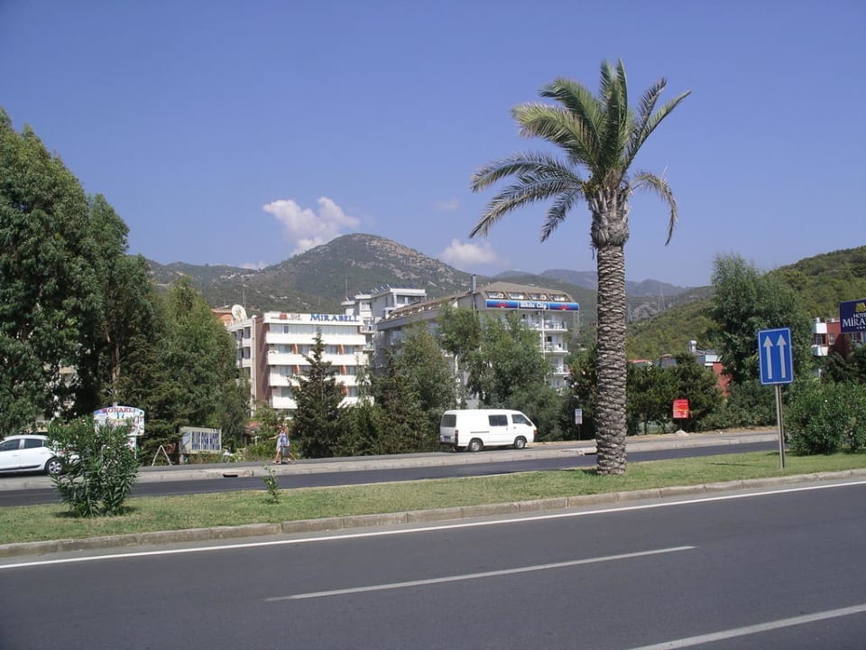 Blick von der Schnellstraße Club Hotel Mirabell
