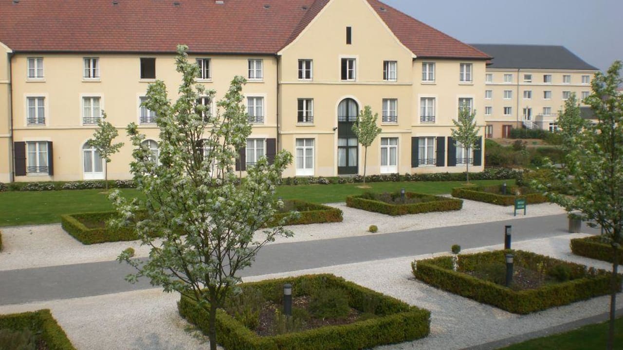 Zimmeraussicht Campanile Val de France