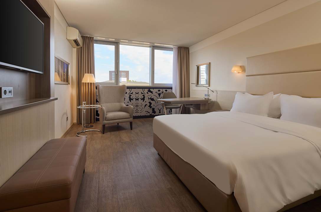 Zimmer DoubleTree by Hilton Hannover Schweizerhof