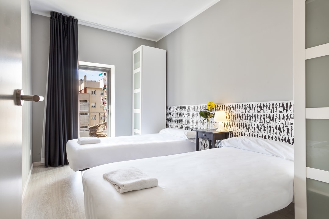 Zimmer Apartments Fira Centric