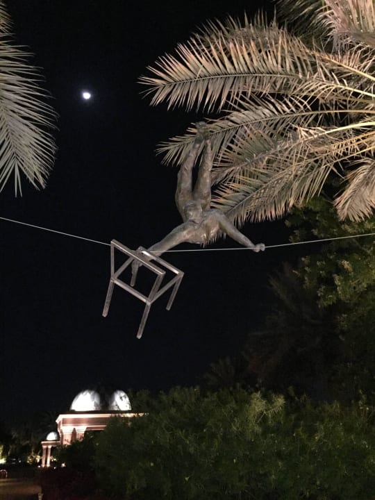 Skulpturengarten Emirates Palace Mandarin Oriental