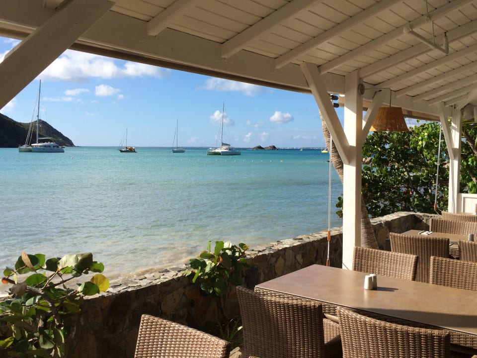 Beim Mittagsbuffet Secrets St. Martin Resort & Spa