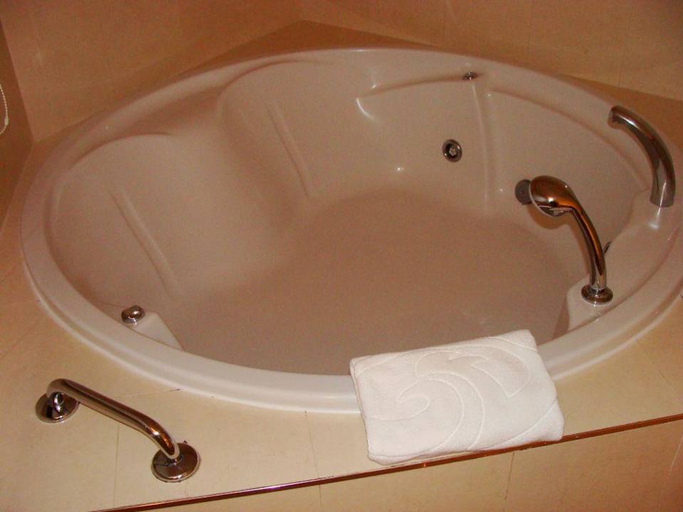 Jacuzzi in der Juniorsuite Grand Palladium Select Bávaro Resort & Spa