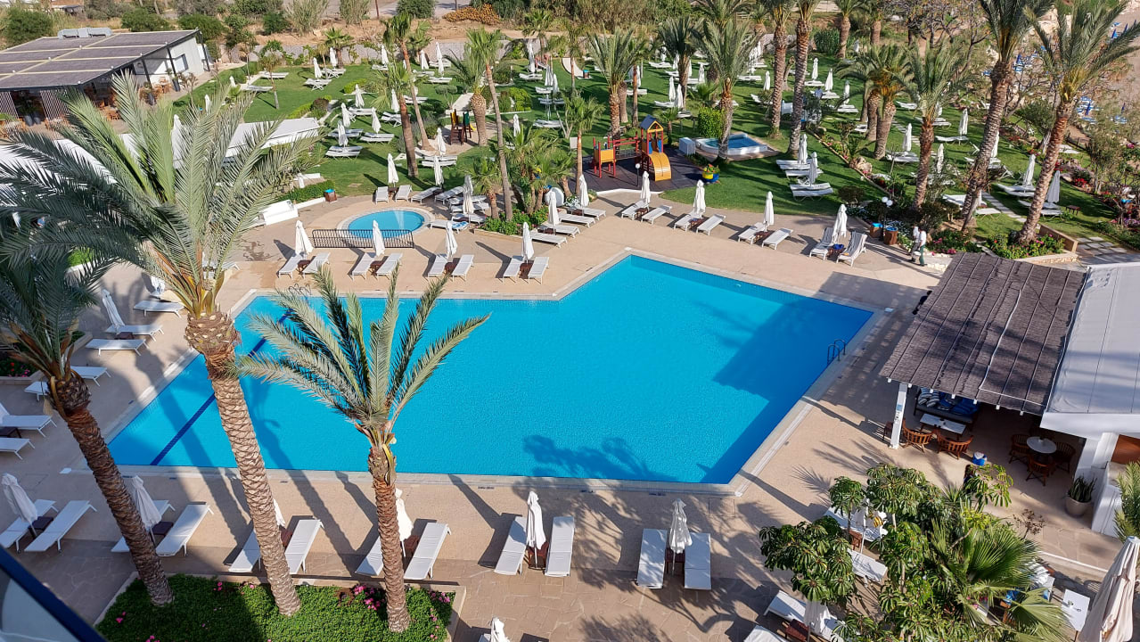 Pool Crystal Springs Beach Hotel