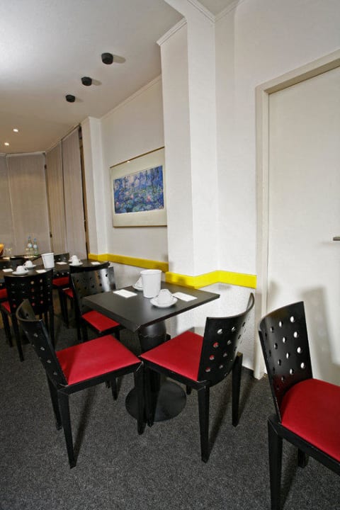 Frühstücksbereich Hotel Prinzregent by Centro Comfort