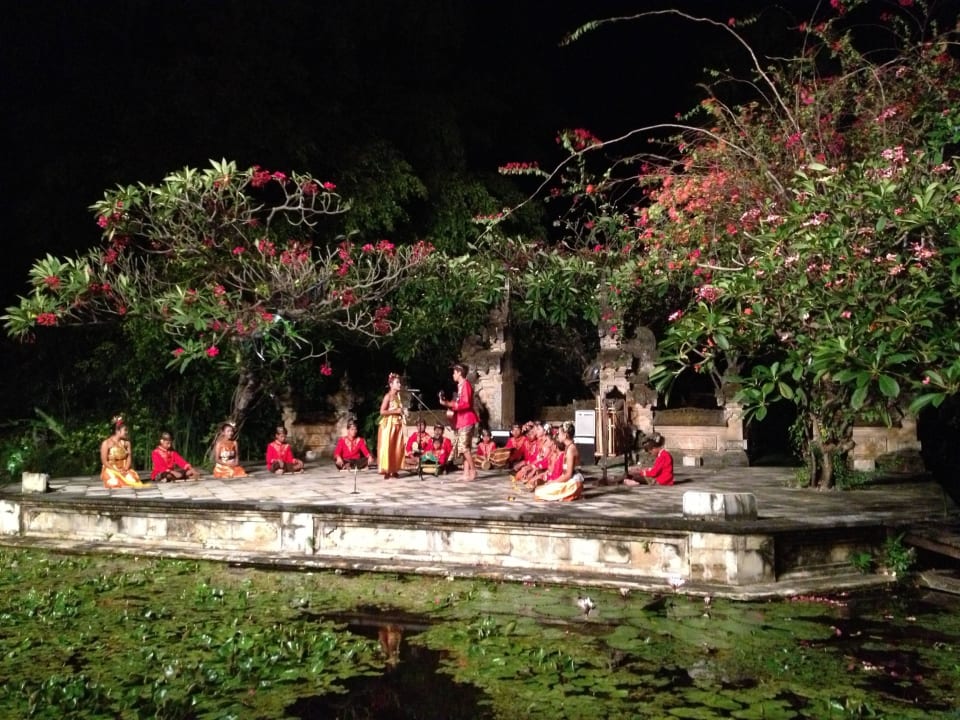 Balinesische Theaterdarstellung Hotel Matahari Beach Resort & Spa