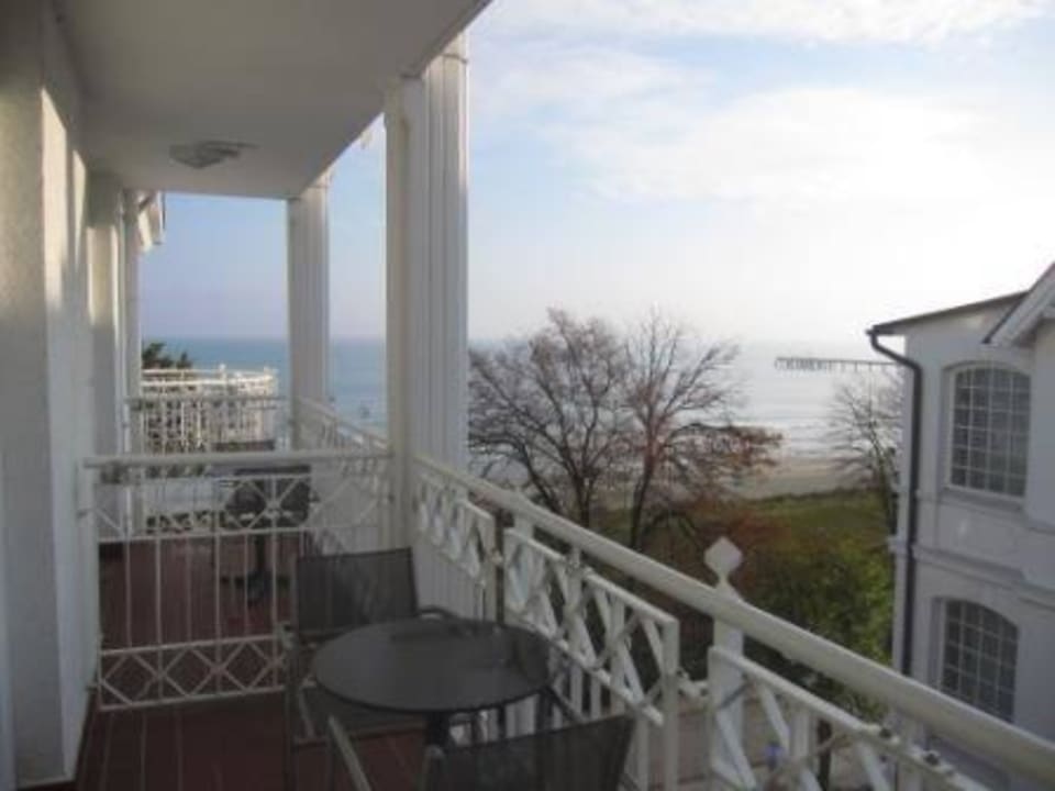 Seitlicher Blick zur Ostsee (NO) Hotel AM MEER & Spa
