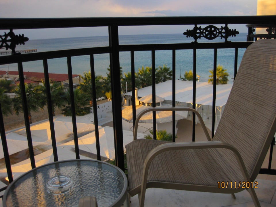 Balkonausblick Zimmer 140 Constantinos The Great Beach Hotel