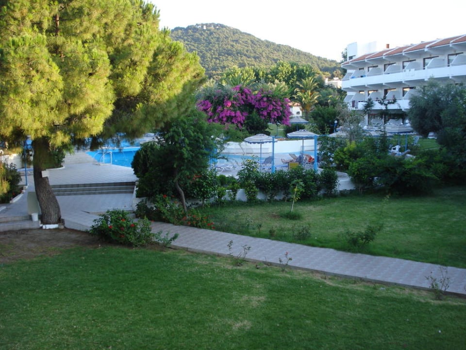 Gartenanlage um den Pool Hotel Filerimos Village