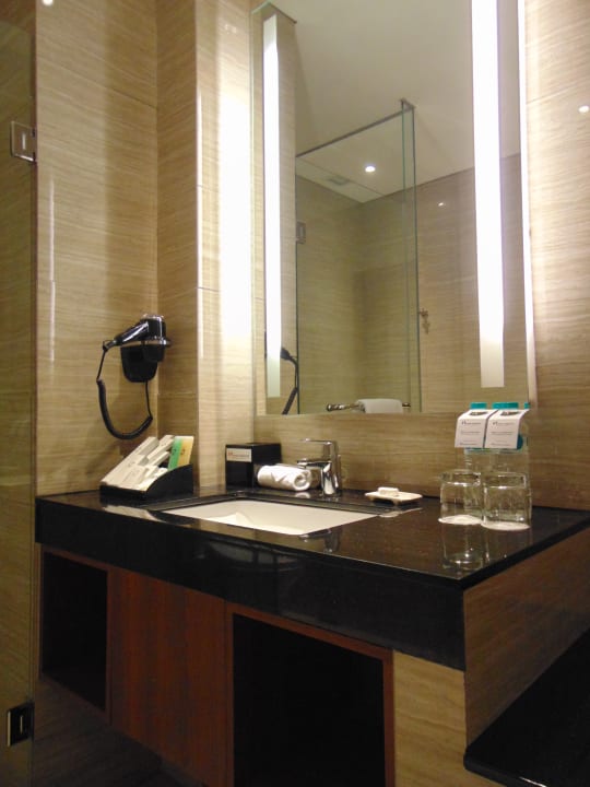 Zimmer Swiss-Belhotel Airport Jakarta