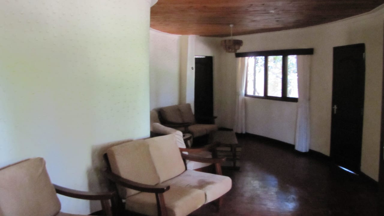 Перед номером Hotel Masai Mara Sopa Lodge