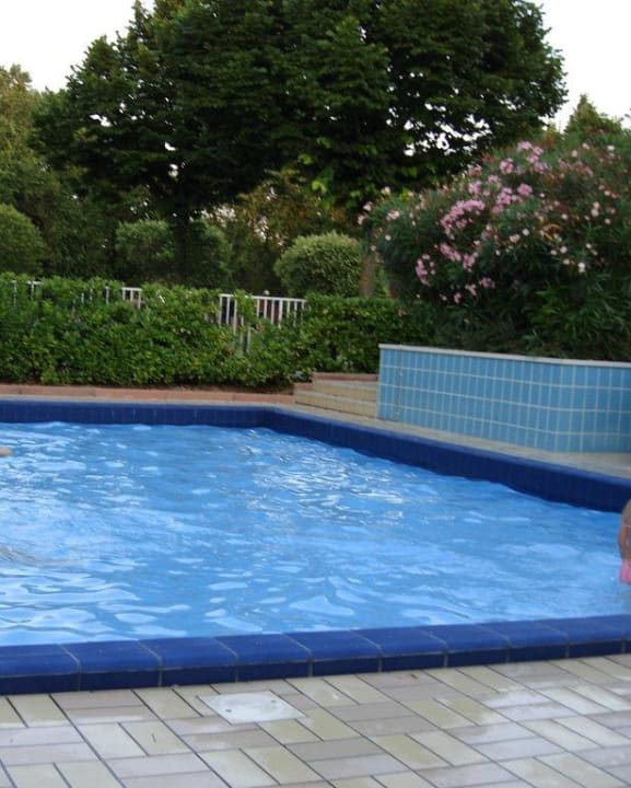 Basen Villaggio Dei Fiori