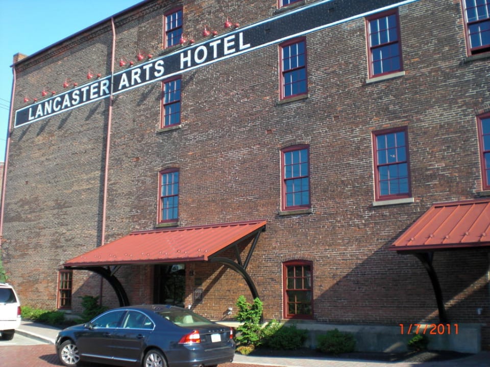 Hotel-Eingang Lancaster Arts Hotel