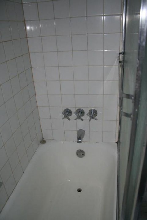 Badewanne mit Dusche Hotel The Quin