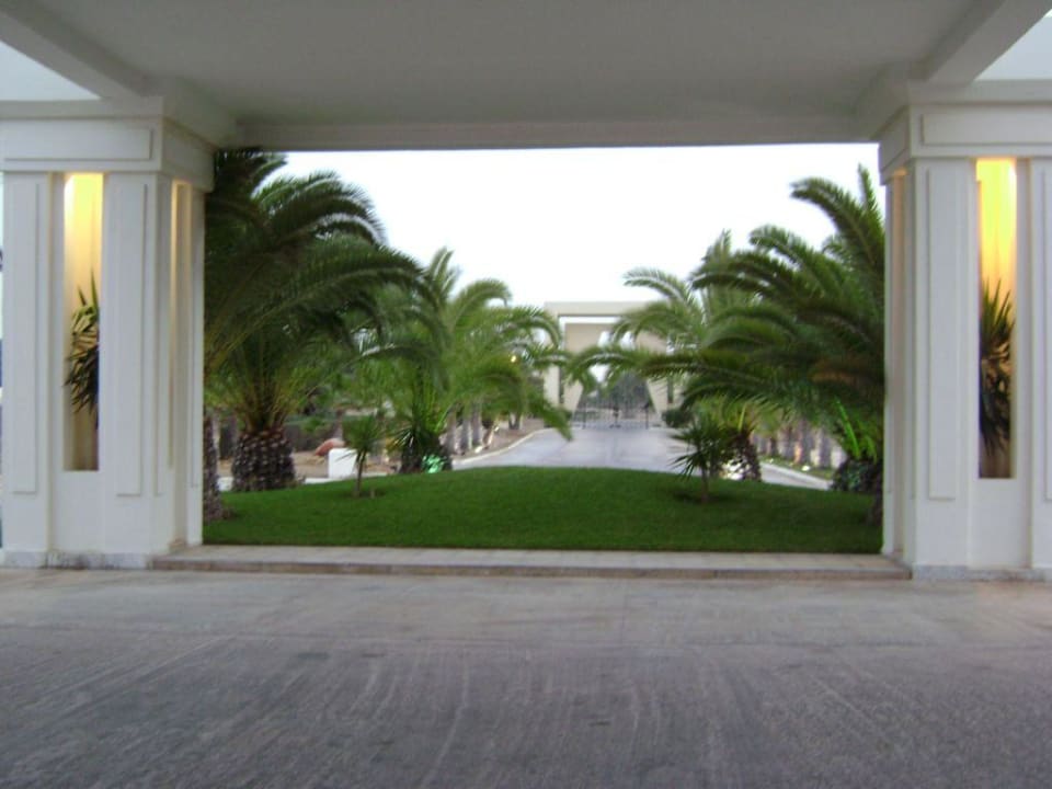 Blick auf die Ausfahrt Djerba Golf Resort & Spa