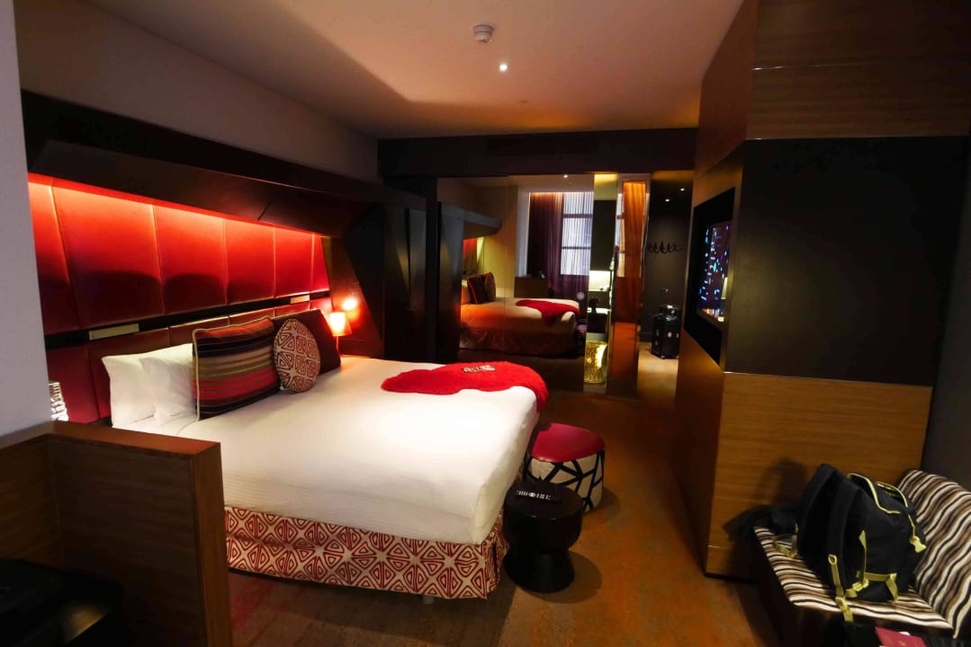 Stimmig durchgestyltes Zimmer QT Hotel
