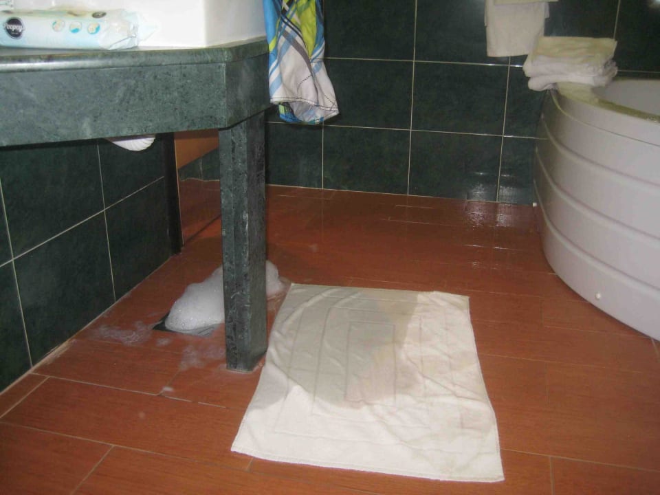 Abflussproblem im Bad All Senses Nautica Blue Exclusive Resort & Spa