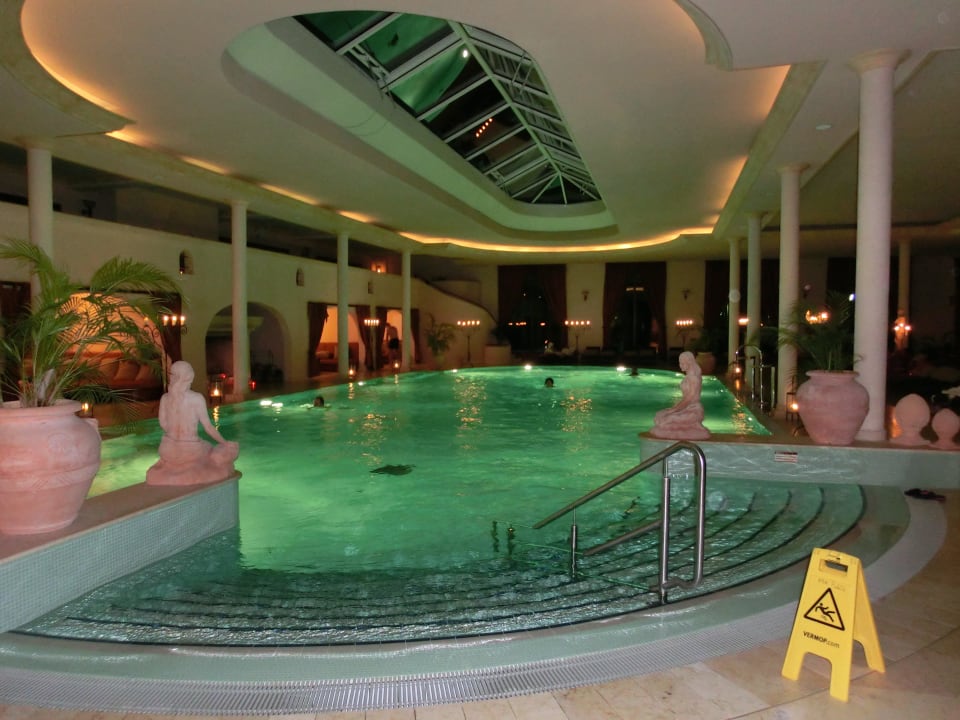 Pool Hotel Yachthafenresidenz Hohe Düne