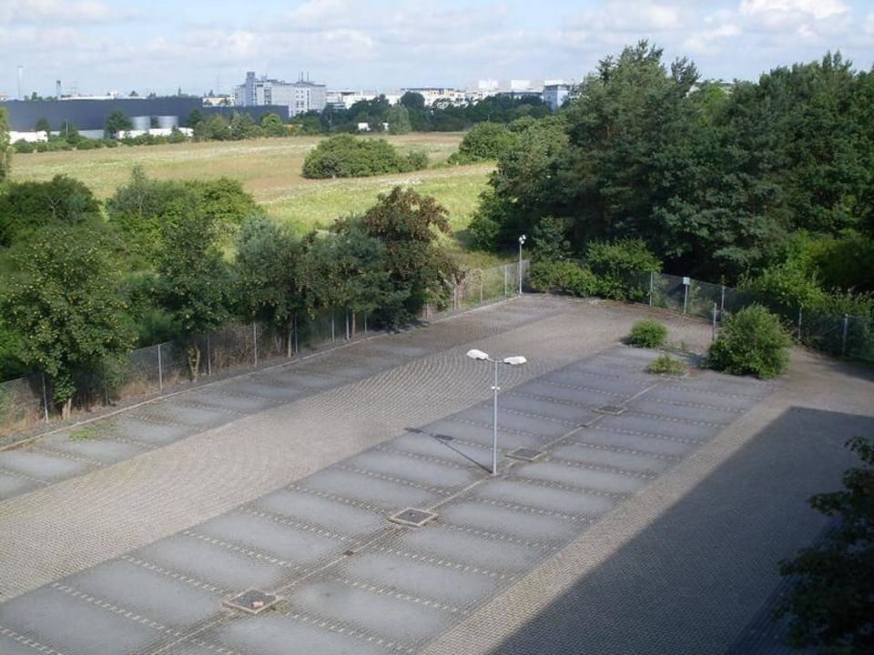 Hotelparkplatz  Holiday Inn Express Frankfurt - Airport