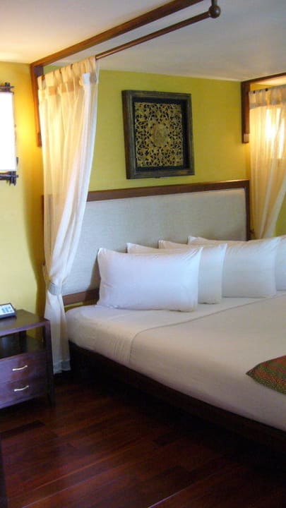 Deluxe Jacuzzi Andaman White Beach Resort