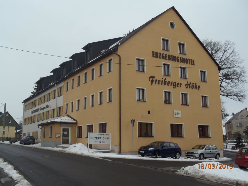 Vorderansicht Erzgebirgshotel Freiberger Höhe