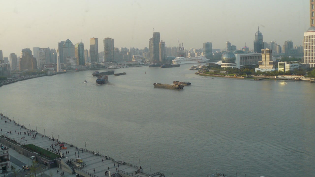 Blick üvom Zimmer über den Huangpu-Fluss Maxx by Steigenberger on the Bund Shanghai