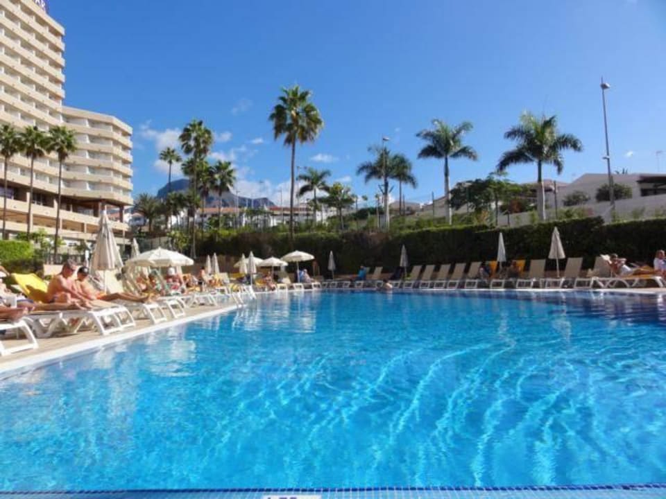 Pool Iberostar Waves Bouganville Playa