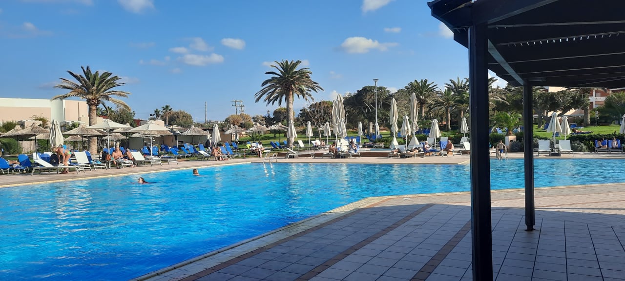 Pool Anissa Beach & Village