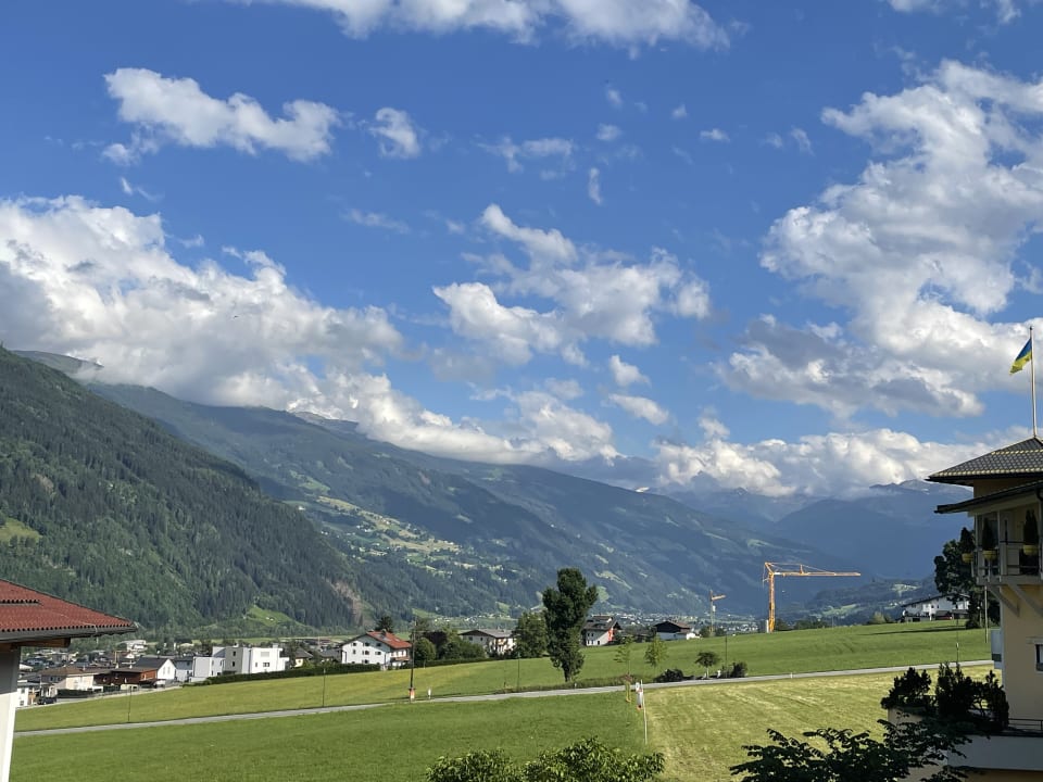 Ausblick Hotel Kohlerhof Fügen Zillertal HolidayCheck Tirol