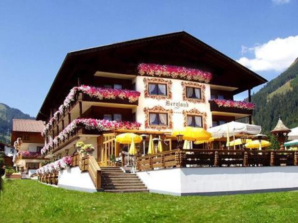 Aussenansicht Hotel Bergland