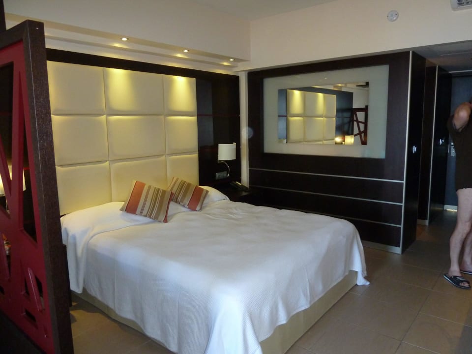 Das sehr gemütliche Bett TUI BLUE Oceanis Beach and Spa Resort