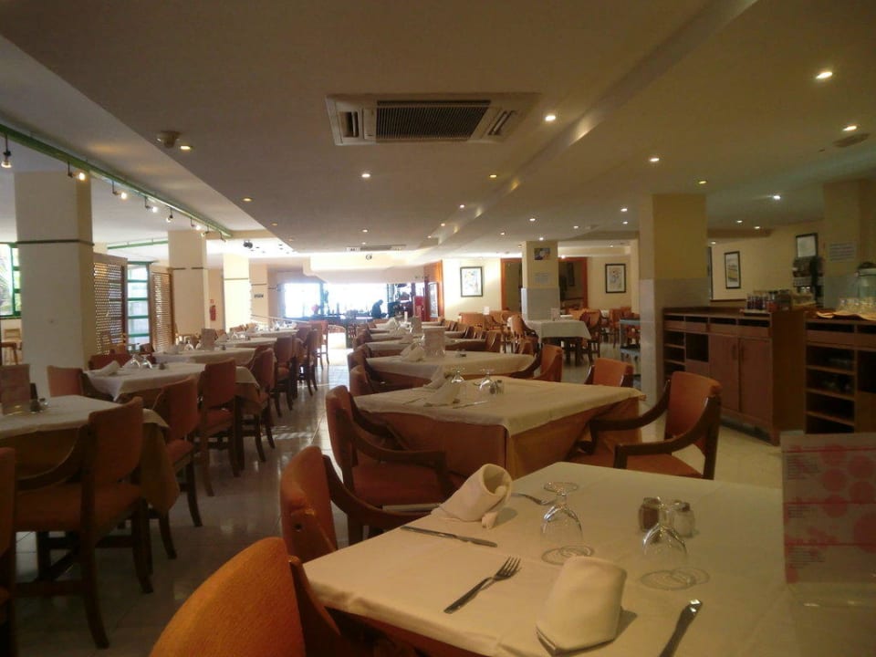 Restaurant FERGUS Style Cala Blanca Suites